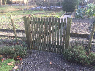 Rabbit proof garden gate hotsell